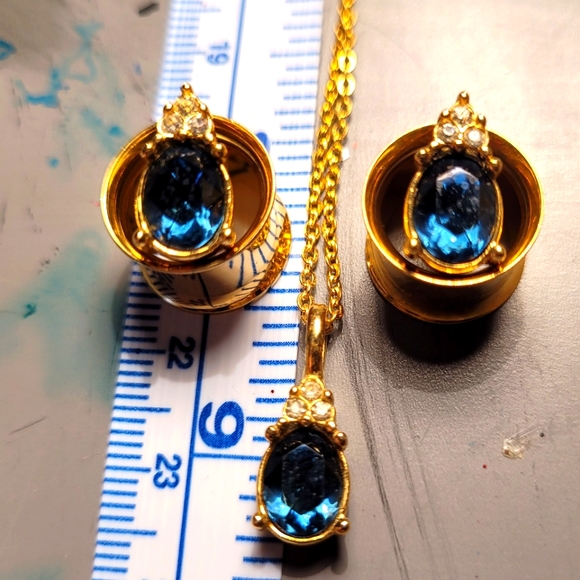 Costume jewelry, necklace and earring set. - Picture 1 of 3